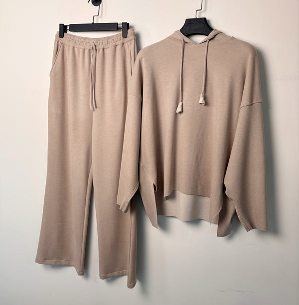 Comfy beige Sweater