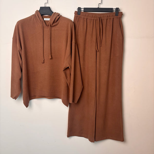 Comfy brown set