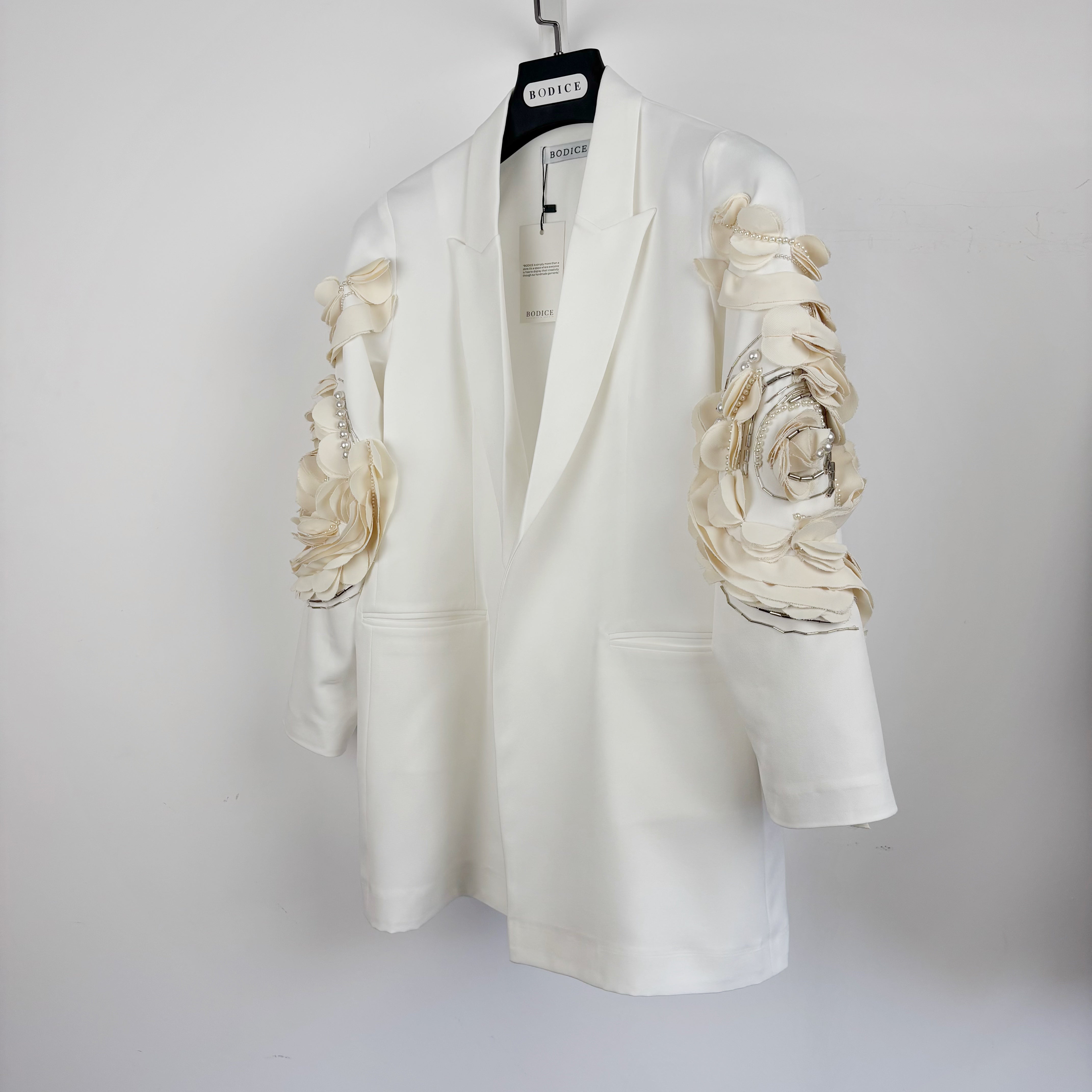 Off-White Round  Flower