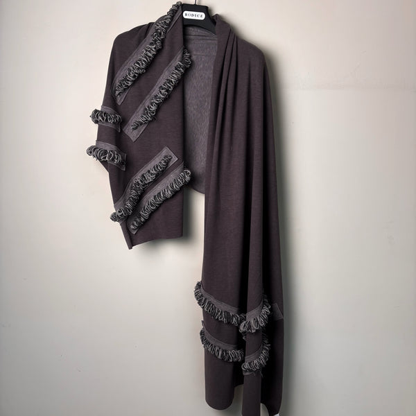 One side sleeve one side shawl