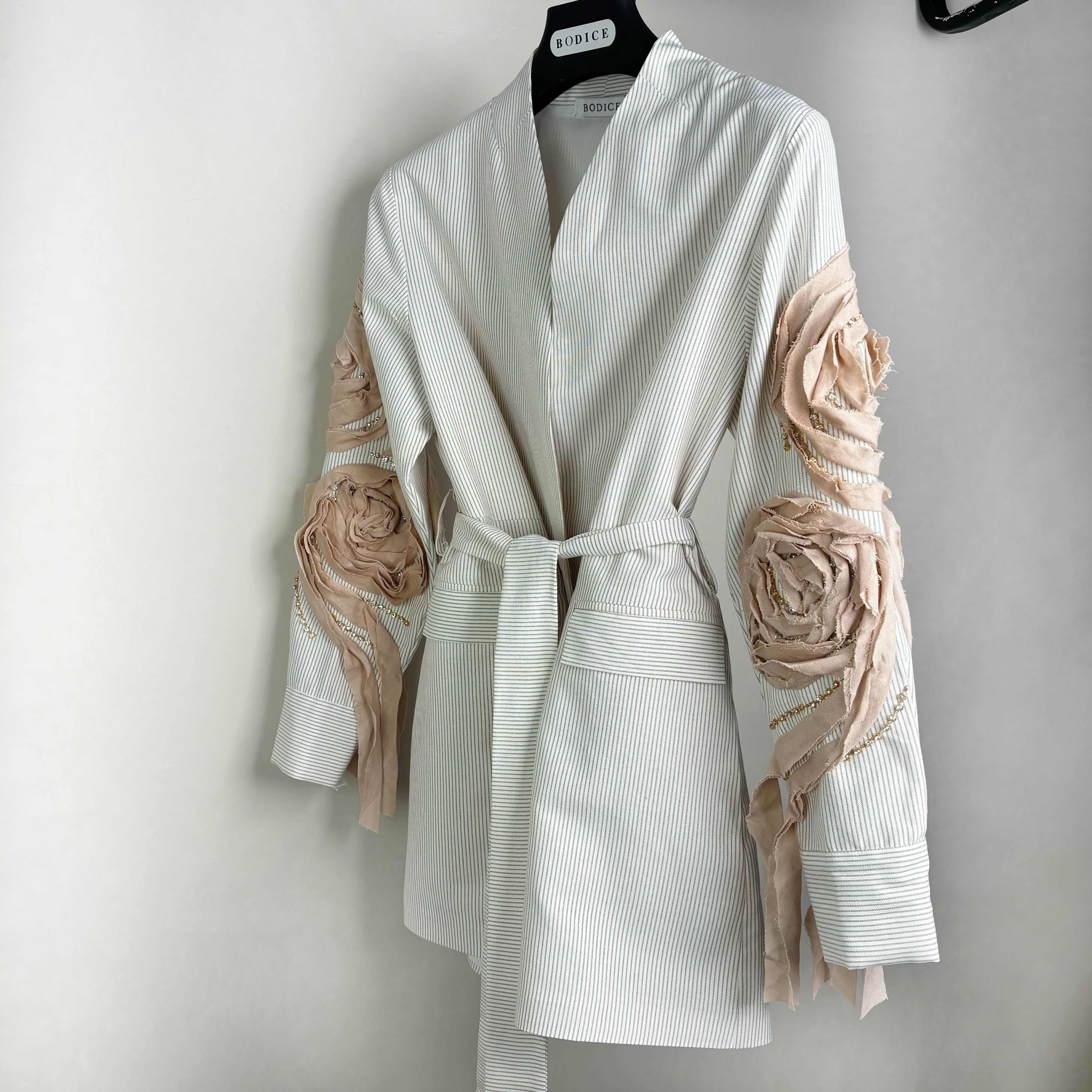 Strip vest with Roses Sleeves